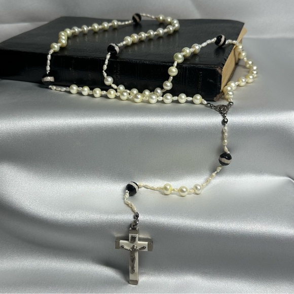 Handmade Genuine Pearl Rosary - Picture 1 of 13